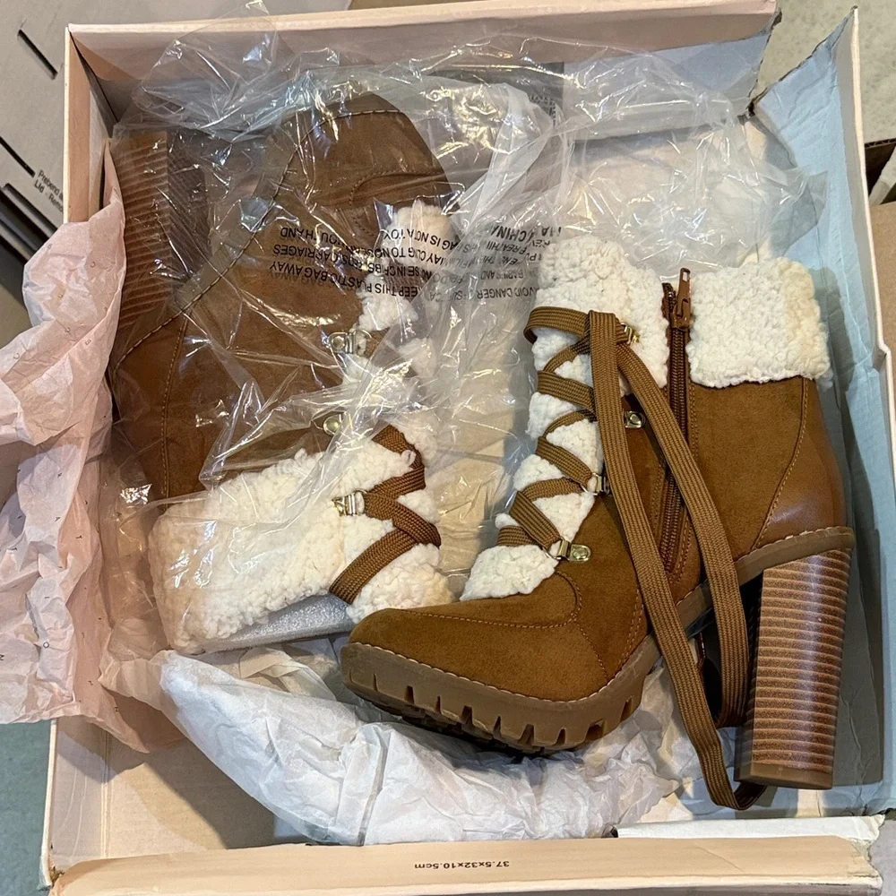 NEW BCBGeneration Palli Faux Fur‎ Booties